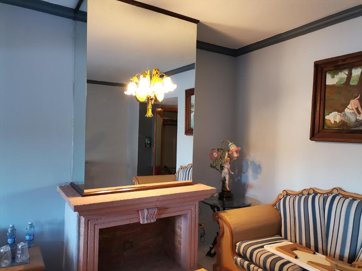 Gran Hotel Hacienda De La Noria Aguascalientes Esterno foto A mirror in a living room