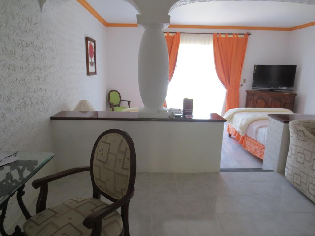 Gran Hotel Hacienda De La Noria Aguascalientes Esterno foto A studio apartment
