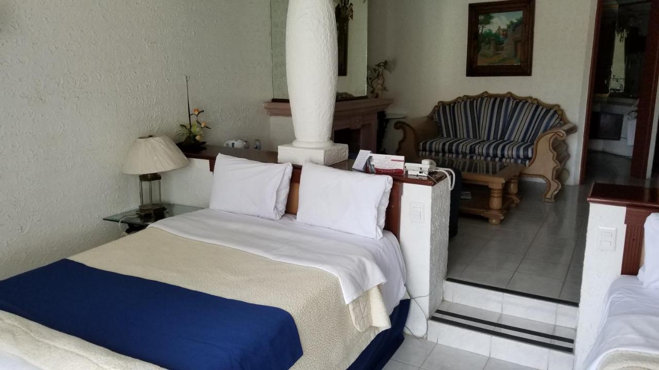 Gran Hotel Hacienda De La Noria Aguascalientes Esterno foto A room at the hotel
